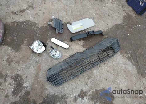 2013 Toyota Prius C One z USA, uszkodzony, nr VIN JTDKDTB39D1047551